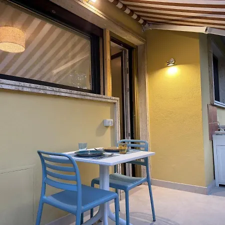 Apartament La Casetta Dei Ronchi Blu Cobalto