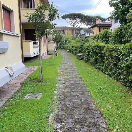 La Casetta Dei Ronchi Blu Cobalto Marina di Massa